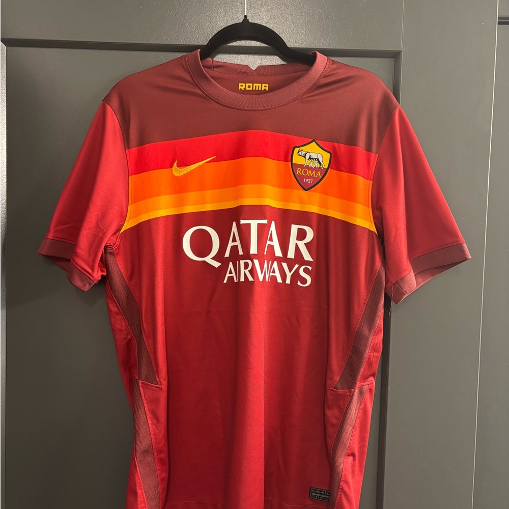 Nike AS Roma Maroon Home Jersey 2020. Great condition rarely worn.